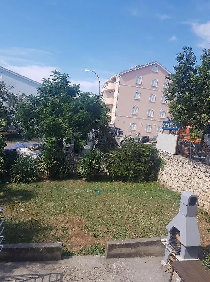 Apartments With A Parking Space Dramalj, Crikvenica - 18467 0*,