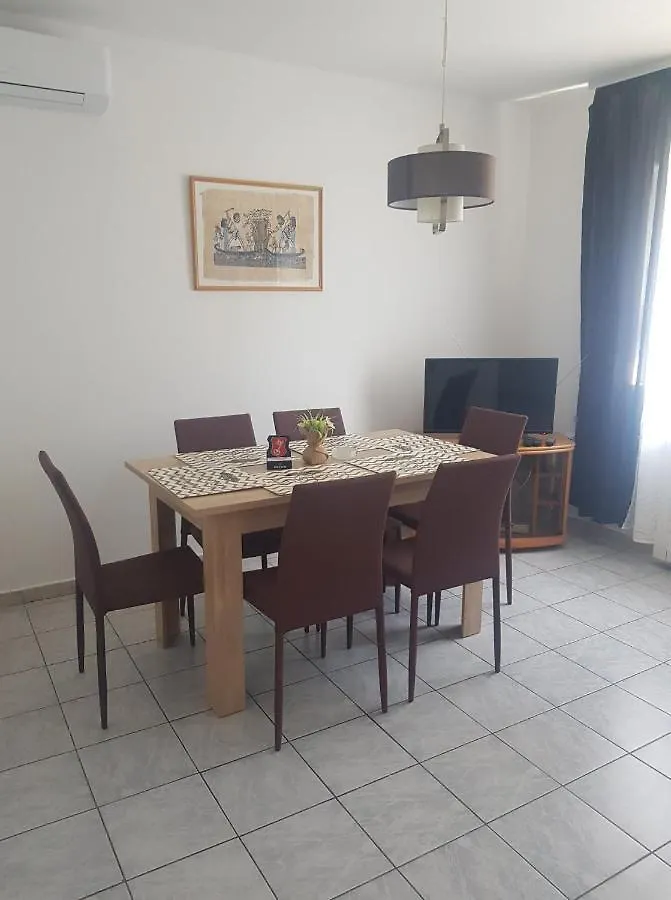 Apartments With A Parking Space Dramalj, Crikvenica - 18467 Croatia